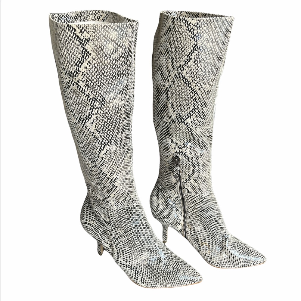 Woman’s tall B.Makowsky boots - size 5.5